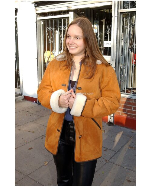 Ladies Traditional Sheepskin Coat - Image 2