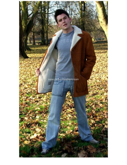 Men's Traditional Sheepskin Coat - Image 2