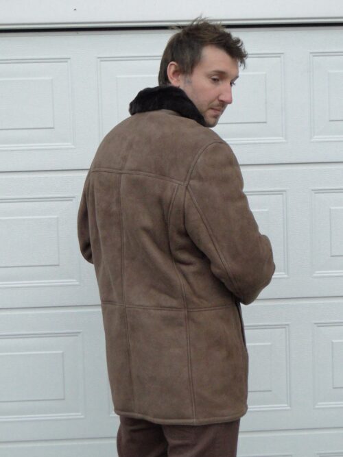 Men's Classic Styled Sheepskin Coat - Image 5