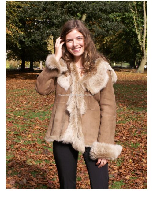 Ladies Short Toscana Sheepskin Jacket - Image 4