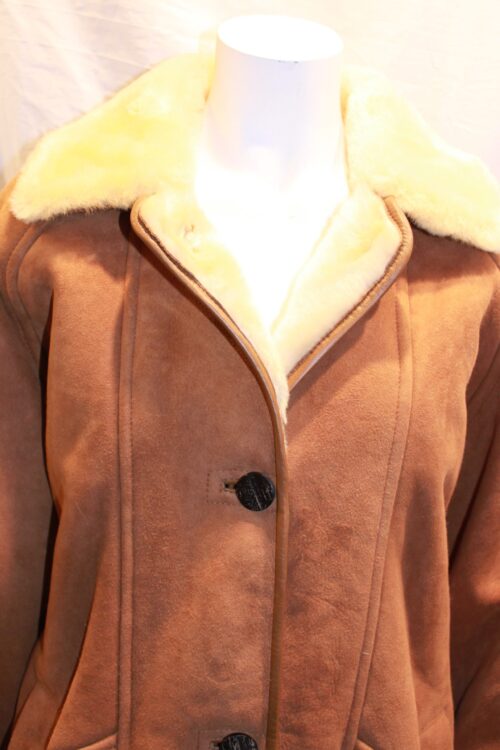 Ladies Traditional Sheepskin Jacket - Image 3